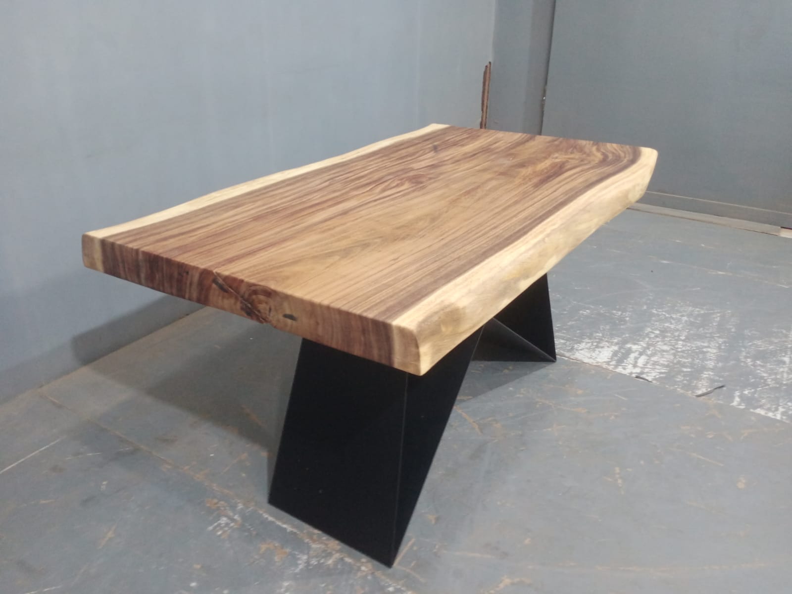 Live Edge Tables