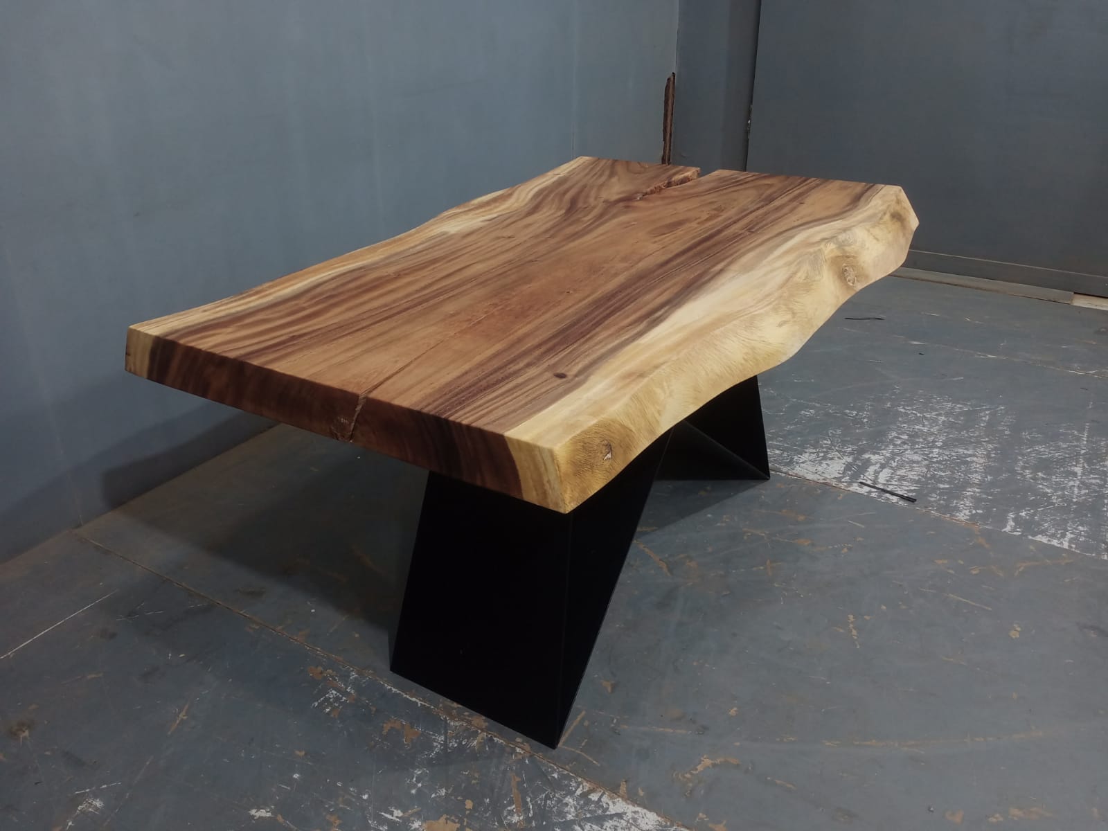 Live Edge Tables