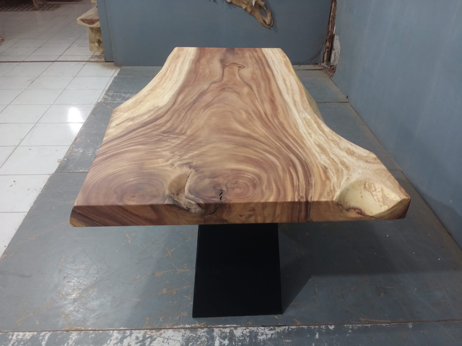Live Edge Tables