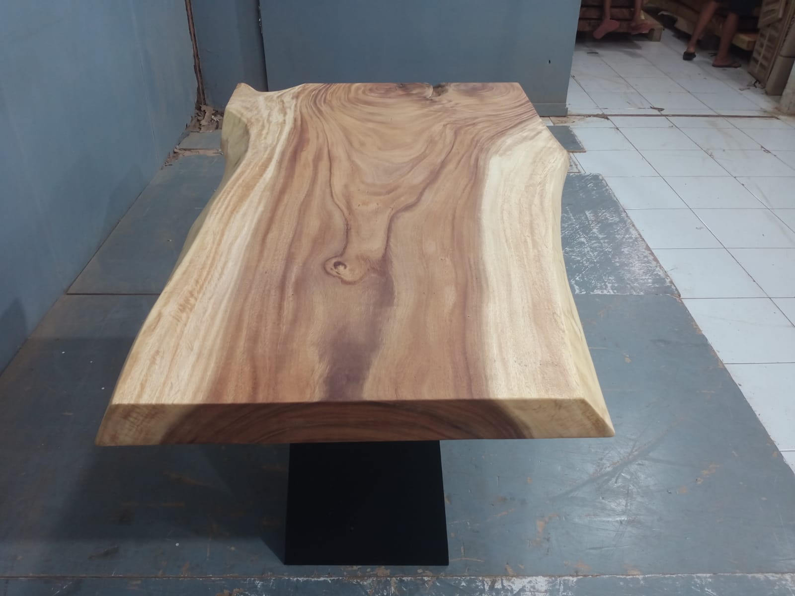 Live Edge Tables