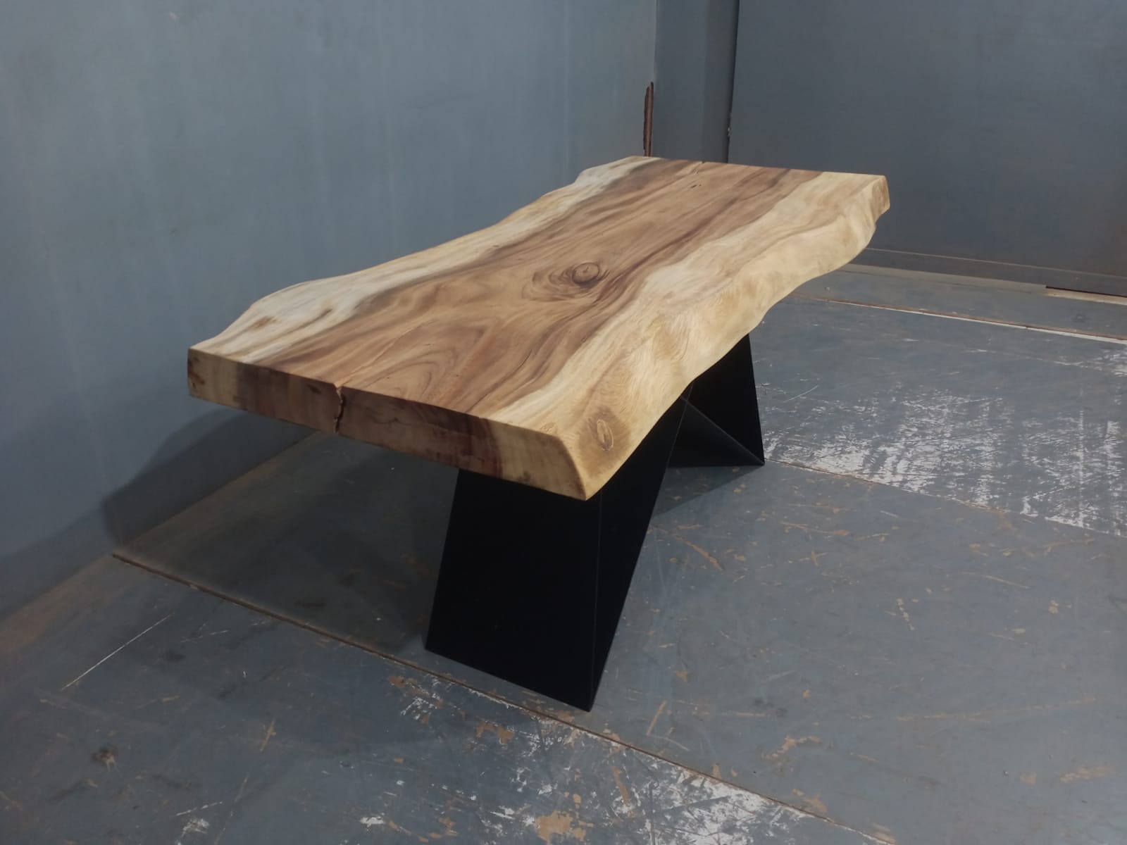 Live Edge Tables