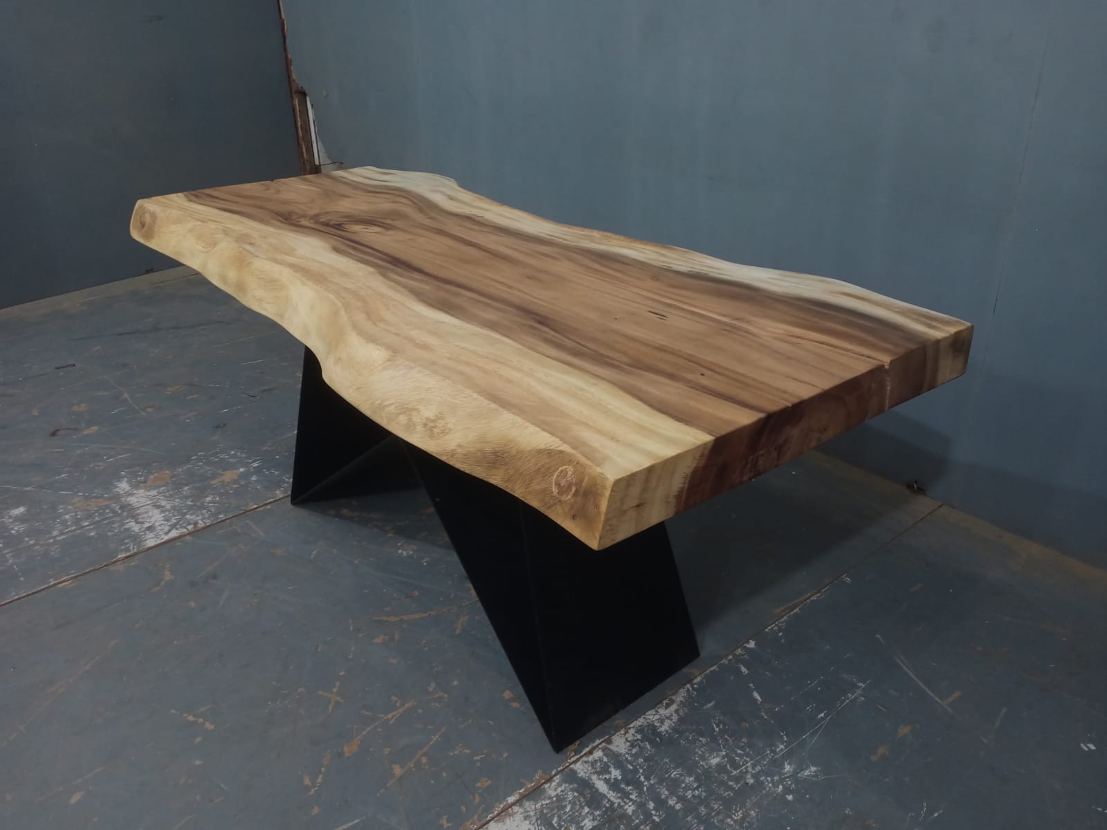 Live Edge Tables