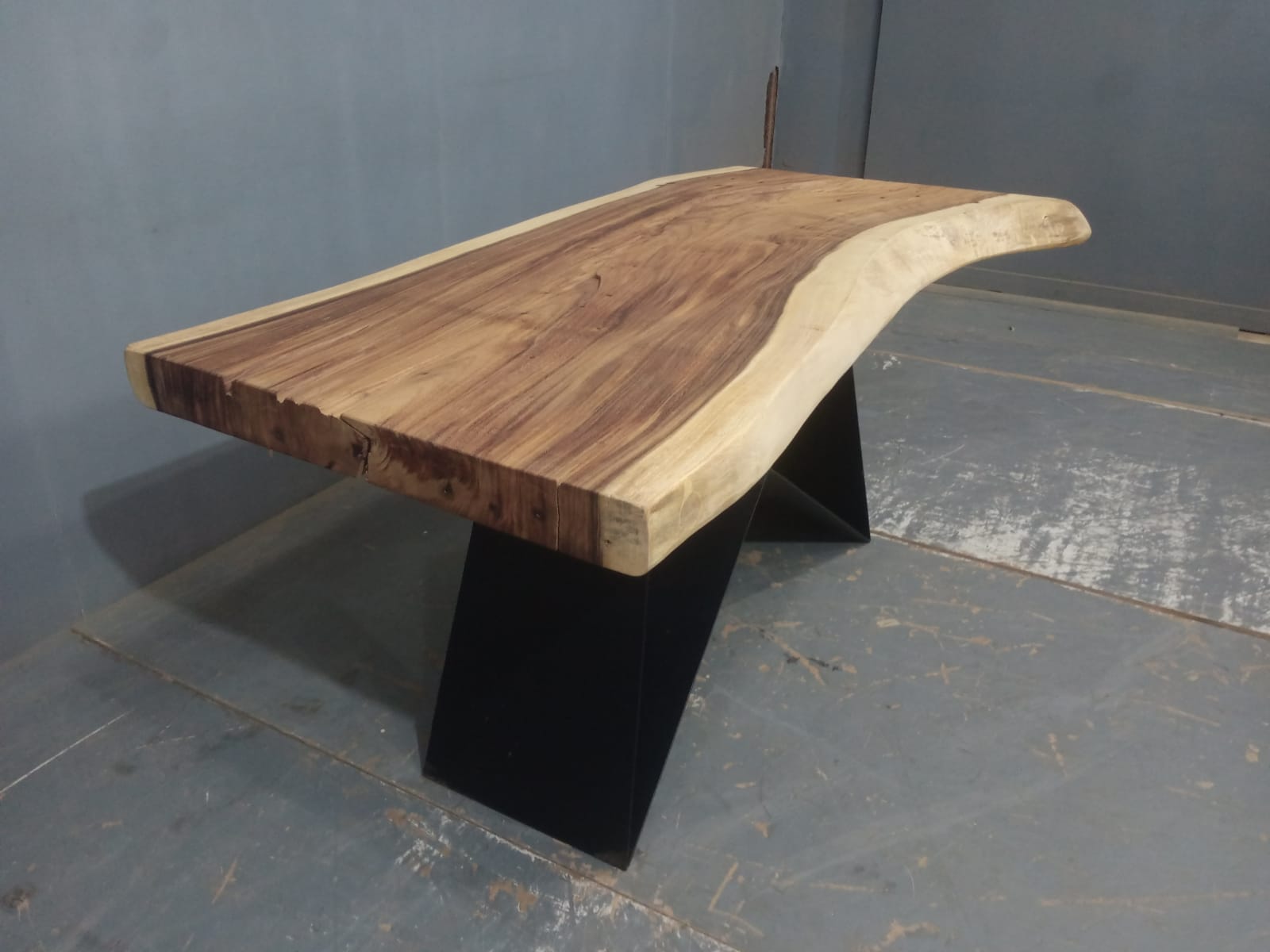 Live Edge Tables