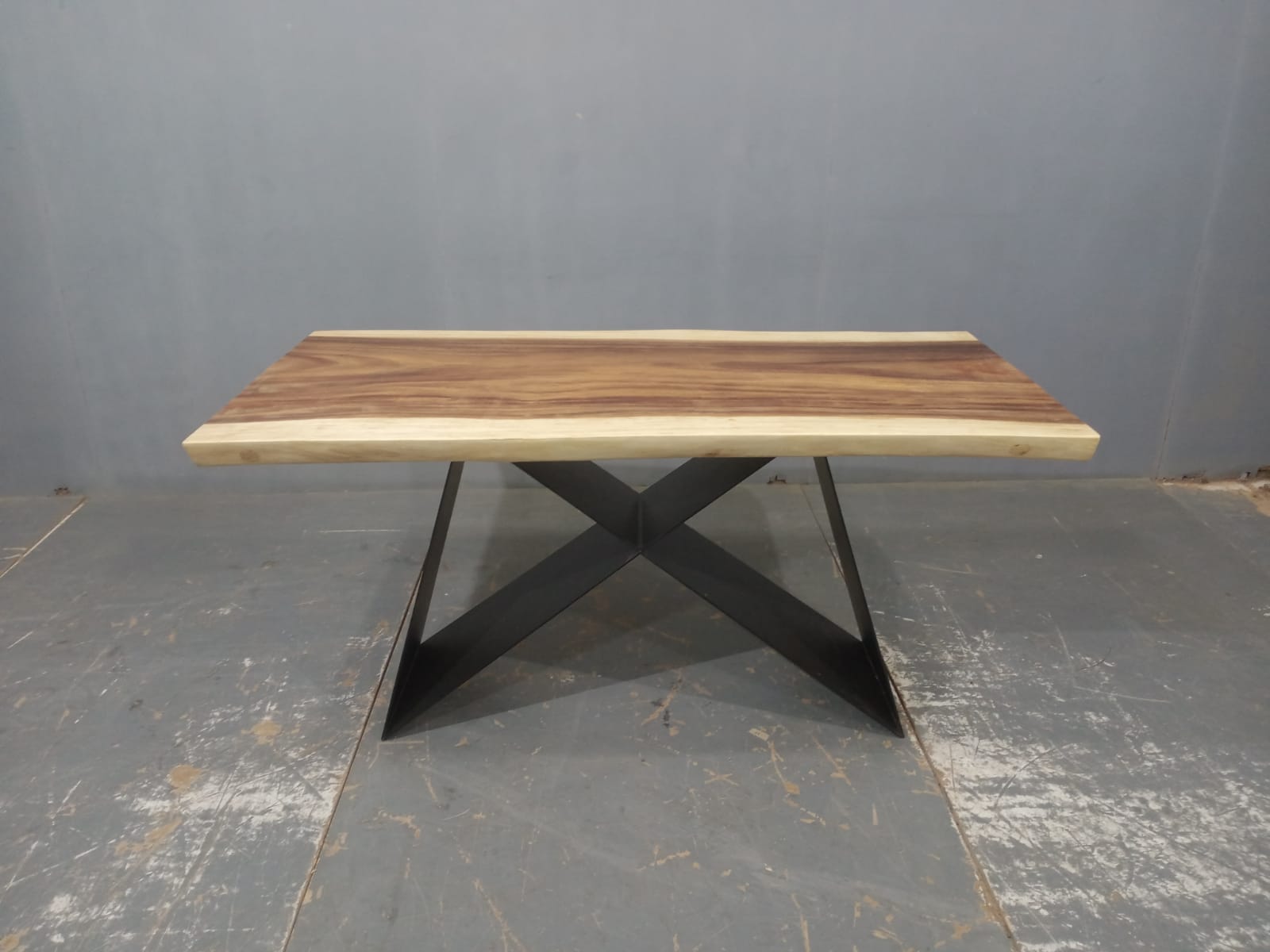 LIVE EDGE TABLES