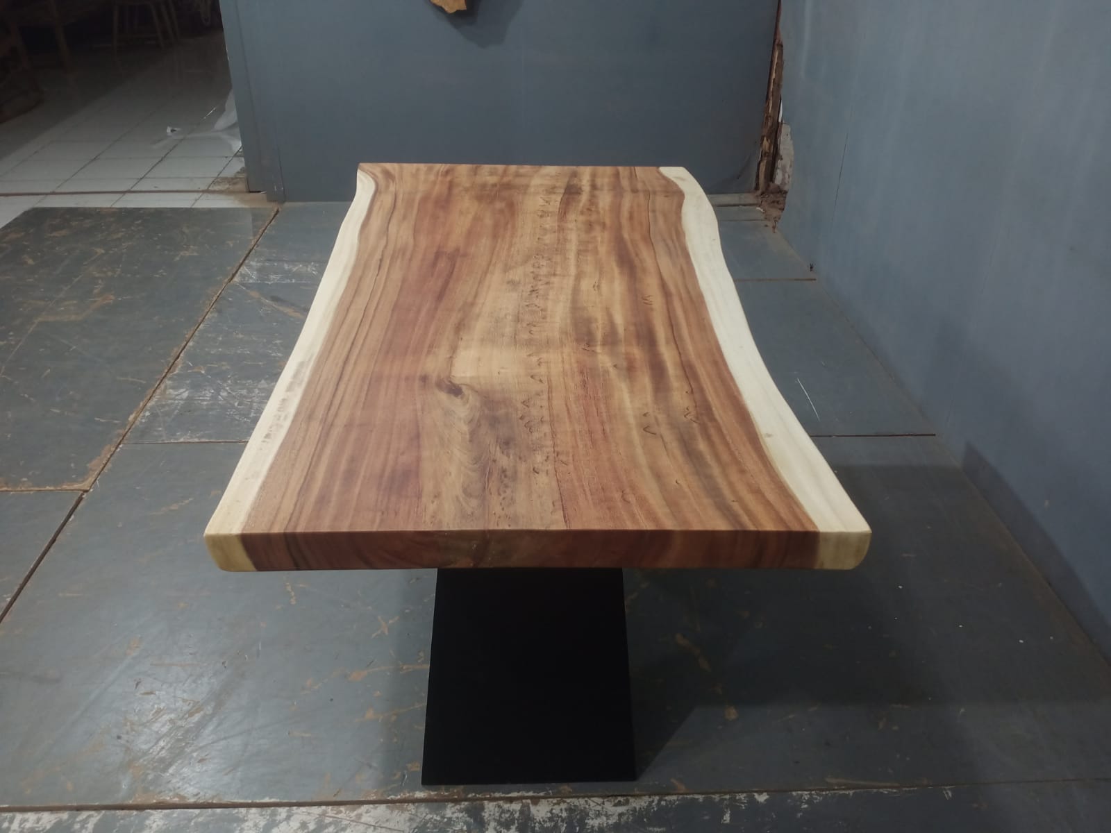 Live Edge Tables