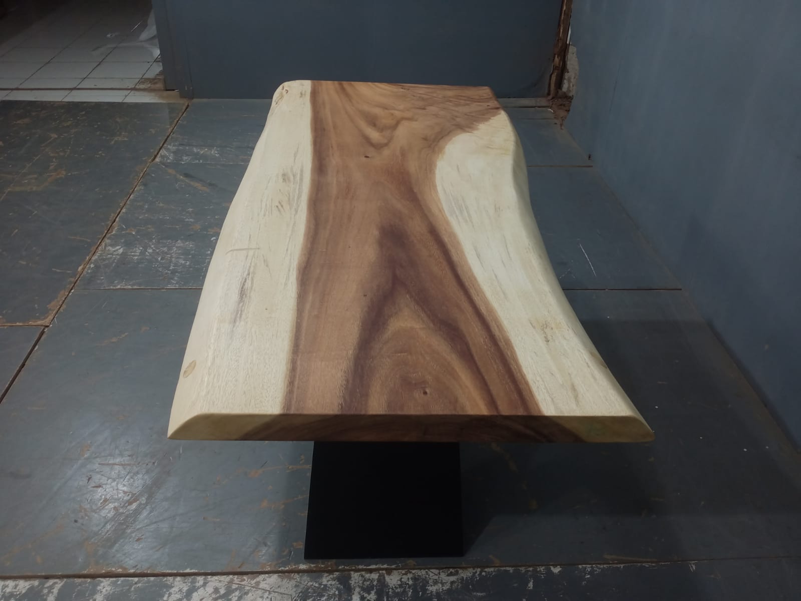 Live Edge Tables