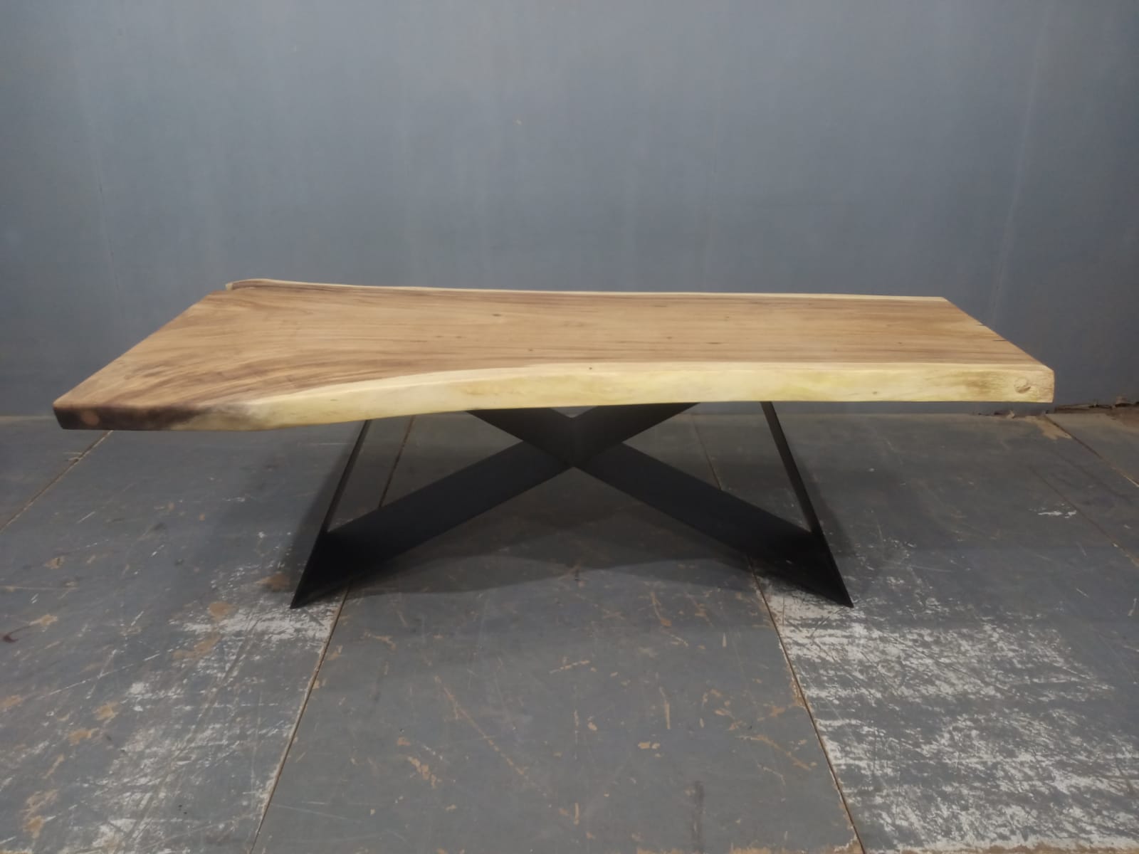 LIVE EDGE TABLES